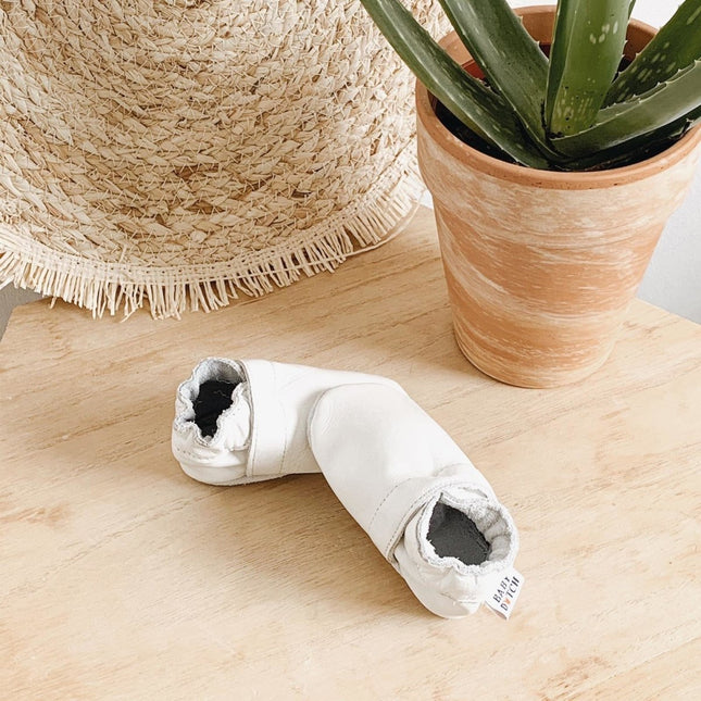 Baby Dutch Baby Schoentjes Effen Wit koop je bij Babywinkel
