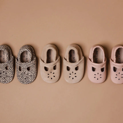 Baby Dutch Baby Schoentjes Juna Roze Suede koop je bij Babywinkel