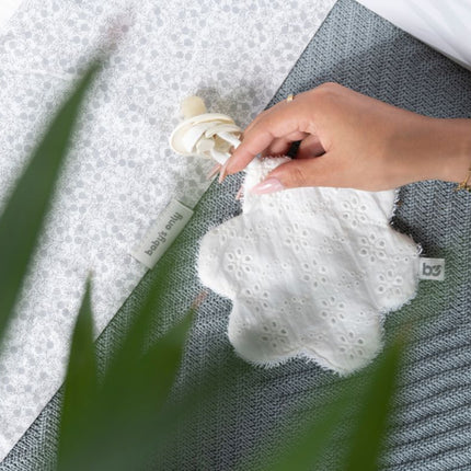Baby's Only Speendoekje Bloem Calm Wit koop je bij Babywinkel