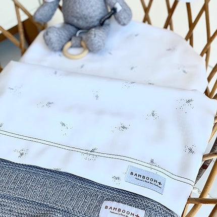 Bamboom Wiegdeken Gebreid Knitted Tog 1.1 Grijs 75x100cm koop je bij Babywinkel
