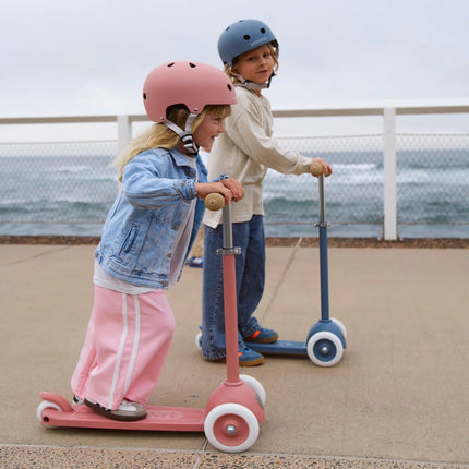 Banwood Eco Kinderhelm Raspberry koop je bij Babywinkel