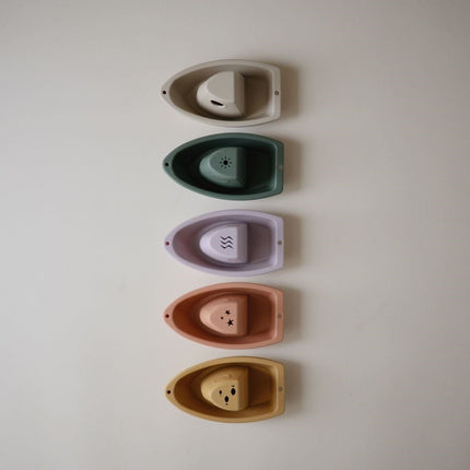Mushie Badspeelgoed Boats Rustic koop je bij Babywinkel