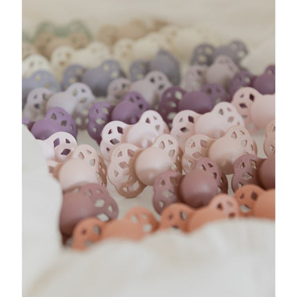 BIBS Speen Maat 1 Silicone Symmetrical Blush/Woodchuck 2st koop je bij Babywinkel