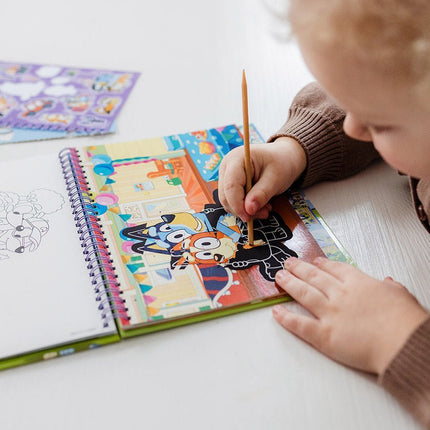 Bluey Knutsel Boek Krasboek koop je bij Babywinkel