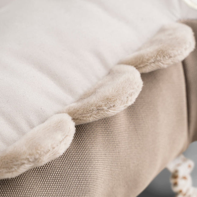 Done by Deer Hangspeeltje Croco Sand koop je bij Babywinkel