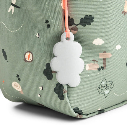 Done By Deer Rugtas Tiny Trails Green 7,5 liter koop je bij Babywinkel