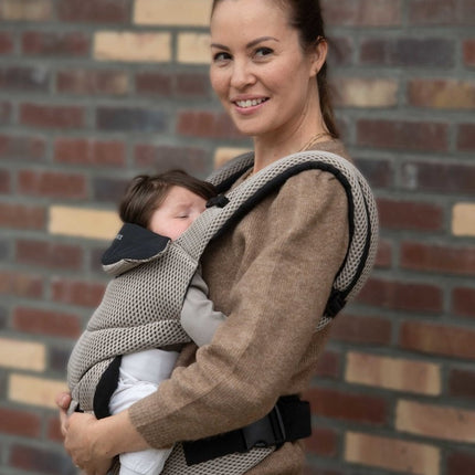 Dooky Draagdoek Urban Comfort Beige Desert koop je bij Babywinkel