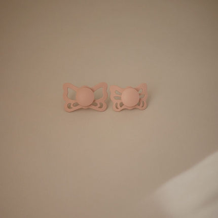 Frigg Speen Maat 1 Butterfly Cream/Blush Silicone 2 - Pack koop je bij Babywinkel