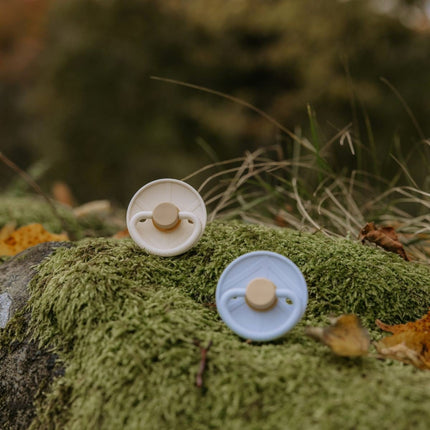 Frigg Speen Maat 1 Little Viking Powder Blue/Cream Latex 2St koop je bij Babywinkel