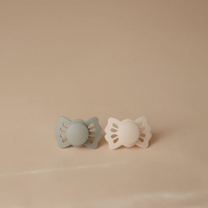 Frigg Speen Maat 1 Lucky Cream/Sage Silicone 2 - Pack koop je bij Babywinkel