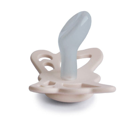 Frigg Speen Maat 2 Vlinder Grijs Silicone koop je bij Babywinkel