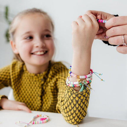 Gekleurde Knutselset Geluksarmbanden Maken koop je bij Babywinkel