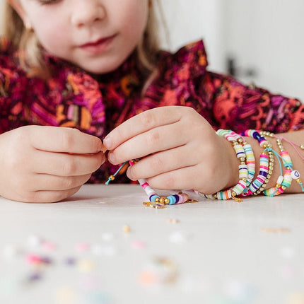 Gekleurde Knutselset Geluksarmbanden Maken koop je bij Babywinkel