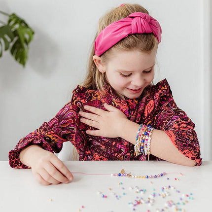Gekleurde Knutselset Kralen Armbanden Maken koop je bij Babywinkel