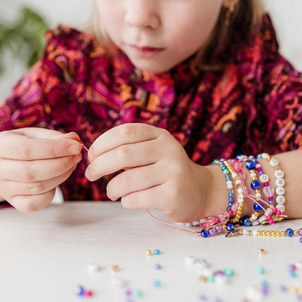 Gekleurde Knutselset Kralen Armbanden Maken koop je bij Babywinkel