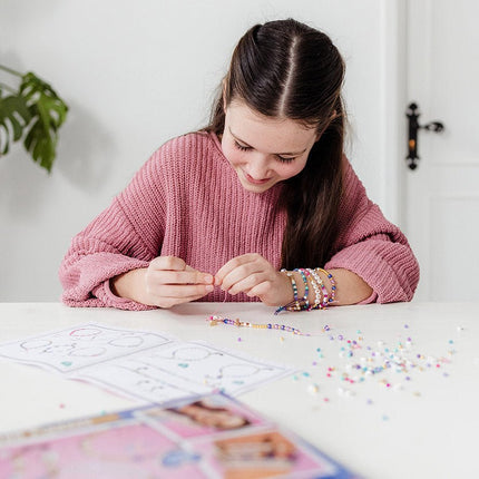 Gekleurde Knutselset Kralen Armbanden Maken koop je bij Babywinkel