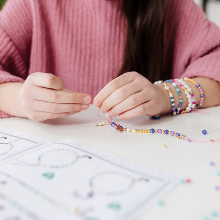 Gekleurde Knutselset Kralen Armbanden Maken koop je bij Babywinkel