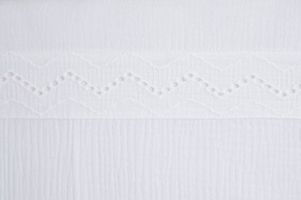 Baby's Only Hoeslaken Ledikant Calm Wit Broderie 60X120 Cm koop je bij Babywinkel