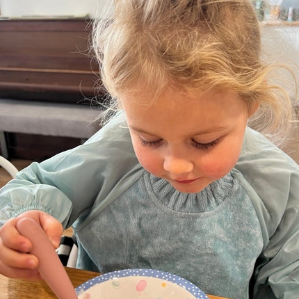 Silly Billyz Slabbetje Small Met Long Sleeve Dusty Blue koop je bij Babywinkel