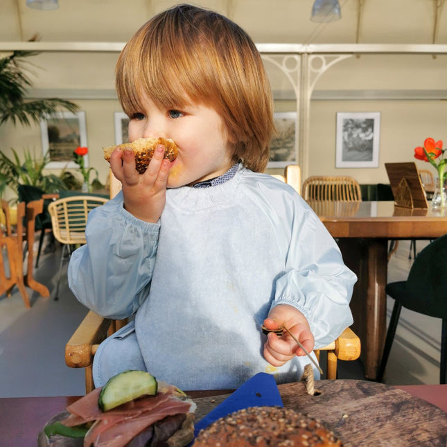 Silly Billyz Slabbetje Small Met Long Sleeve Dusty Blue koop je bij Babywinkel