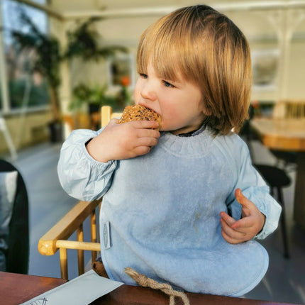 Silly Billyz Slabbetje Small Met Long Sleeve Dusty Blue koop je bij Babywinkel