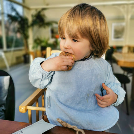 Silly Billyz Slabbetje Small Met Long Sleeve Dusty Blue koop je bij Babywinkel