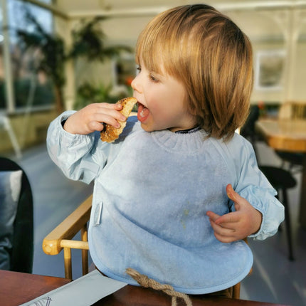 Silly Billyz Slabbetje Small Met Long Sleeve Dusty Blue koop je bij Babywinkel
