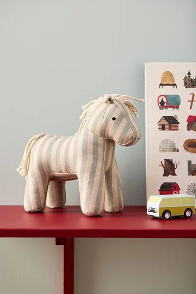Kid's Concept Knuffel Paard Sam Aiden koop je bij Babywinkel
