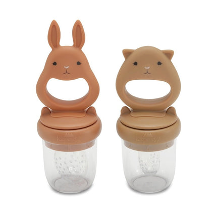 Konges Slojd Baby Bestekset Silicone Fruit Feeding Pacifier Almond/Terracotta 2st koop je bij Babywinkel