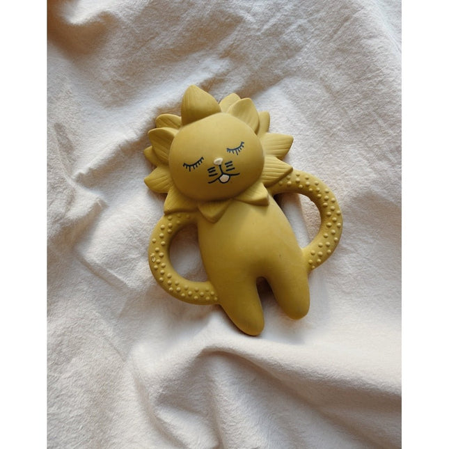 Konges Slojd Bijtring Lion Mustard 13x10cm koop je bij Babywinkel