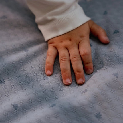 Little Dutch Ledikantdeken Pure Denim Blue koop je bij Babywinkel