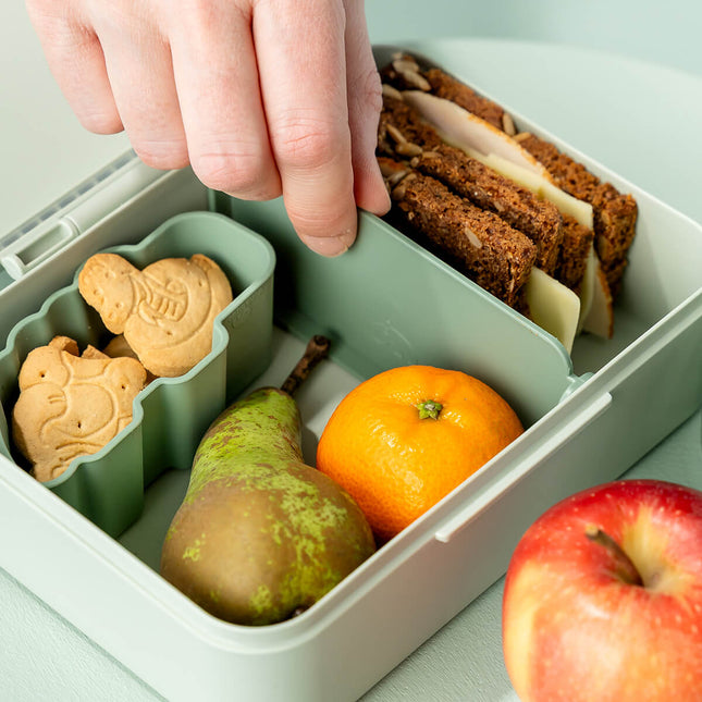 Done by Deer Lunchtrommel Green Playground koop je bij Babywinkel