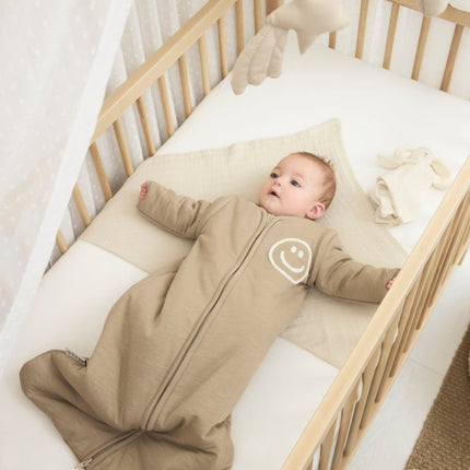 Meyco Baby Slub Met Smile Applicatie Baby Slaapzak Met Afritsbare Mouwen Taupe/Offwhite koop je bij Babywinkel