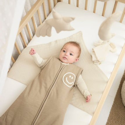 Meyco Baby Slub Met Smile Applicatie Baby Slaapzak Met Afritsbare Mouwen Taupe/Offwhite koop je bij Babywinkel