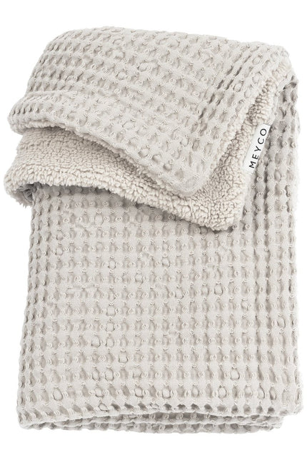Meyco Baby Wafel Teddy Ledikant Deken Greige 100x150cm koop je bij Babywinkel