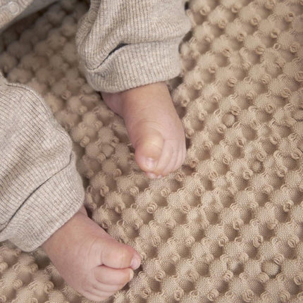 Meyco Baby Wafel Teddy Ledikant Deken Sand 100x150cm koop je bij Babywinkel