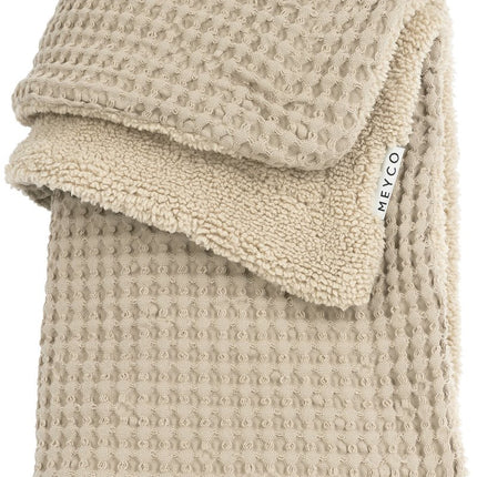 Meyco Baby Wafel Teddy Ledikant Deken Sand 100x150cm koop je bij Babywinkel