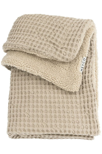 Meyco Baby Wafel Teddy Wiegdeken Sand 75x100cm koop je bij Babywinkel