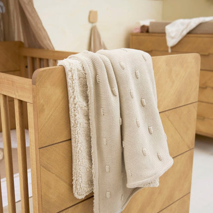 Meyco Ledikantdeken Knots Teddy Soft Sand 100X150cm koop je bij Babywinkel
