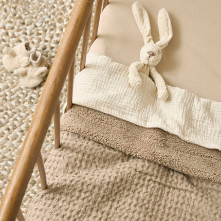 Meyco Ledikantdeken Wafel Teddy Taupe 100X150cm koop je bij Babywinkel