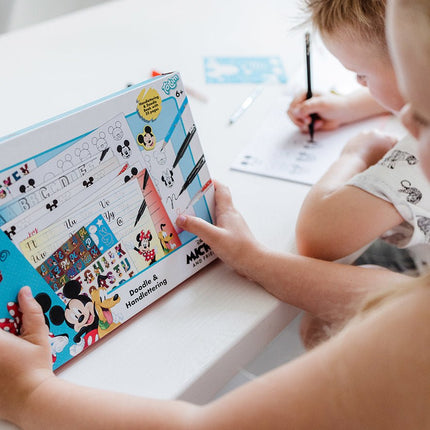 Totum Spelletje Hand Lettering Mickey Mouse koop je bij Babywinkel