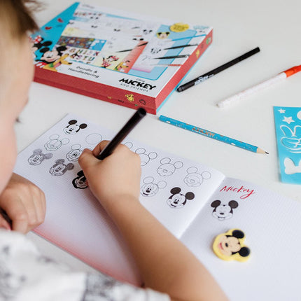 Totum Spelletje Hand Lettering Mickey Mouse koop je bij Babywinkel
