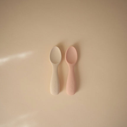 Mushie Babylepel Blush Shifting Sand koop je bij Babywinkel