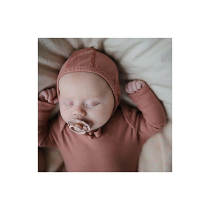Mushie Babymutsje Bonnet Cedar koop je bij Babywinkel
