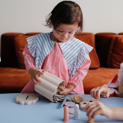 Mushie Vormenstoof Coin & Tube koop je bij Babywinkel