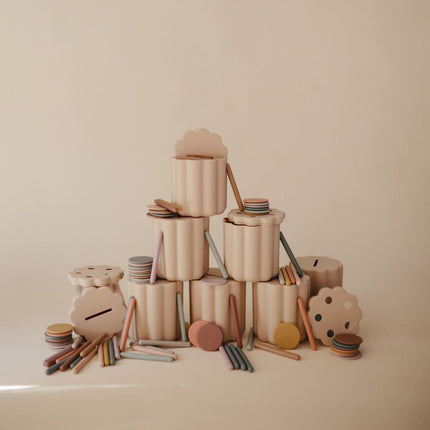 Mushie Vormenstoof Coin & Tube koop je bij Babywinkel