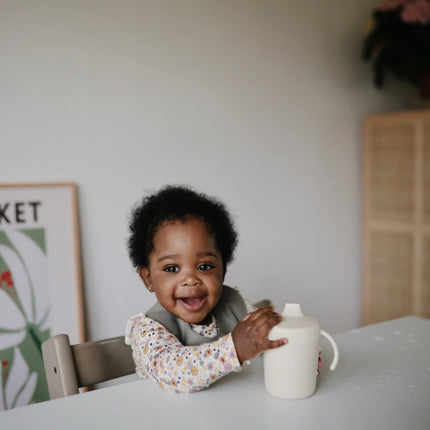 Mushie Drinkbeker Ivory koop je bij Babywinkel