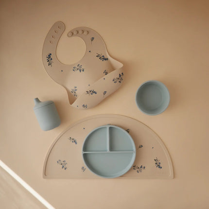 Mushie Drinkbeker Met Tuit Powder Blue koop je bij Babywinkel