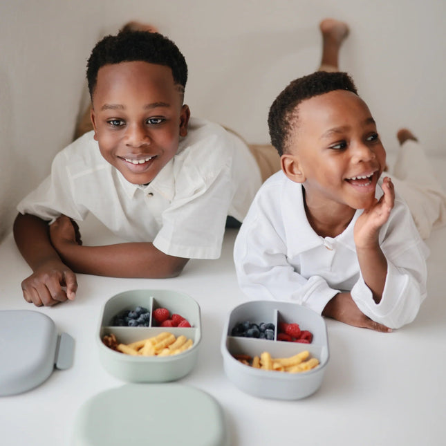 Mushie Lunchbox Sage koop je bij Babywinkel