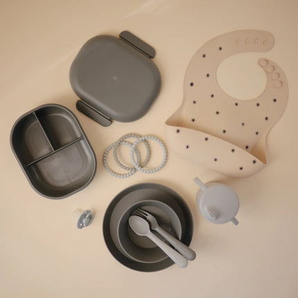 Mushie Lunchbox Smoke koop je bij Babywinkel